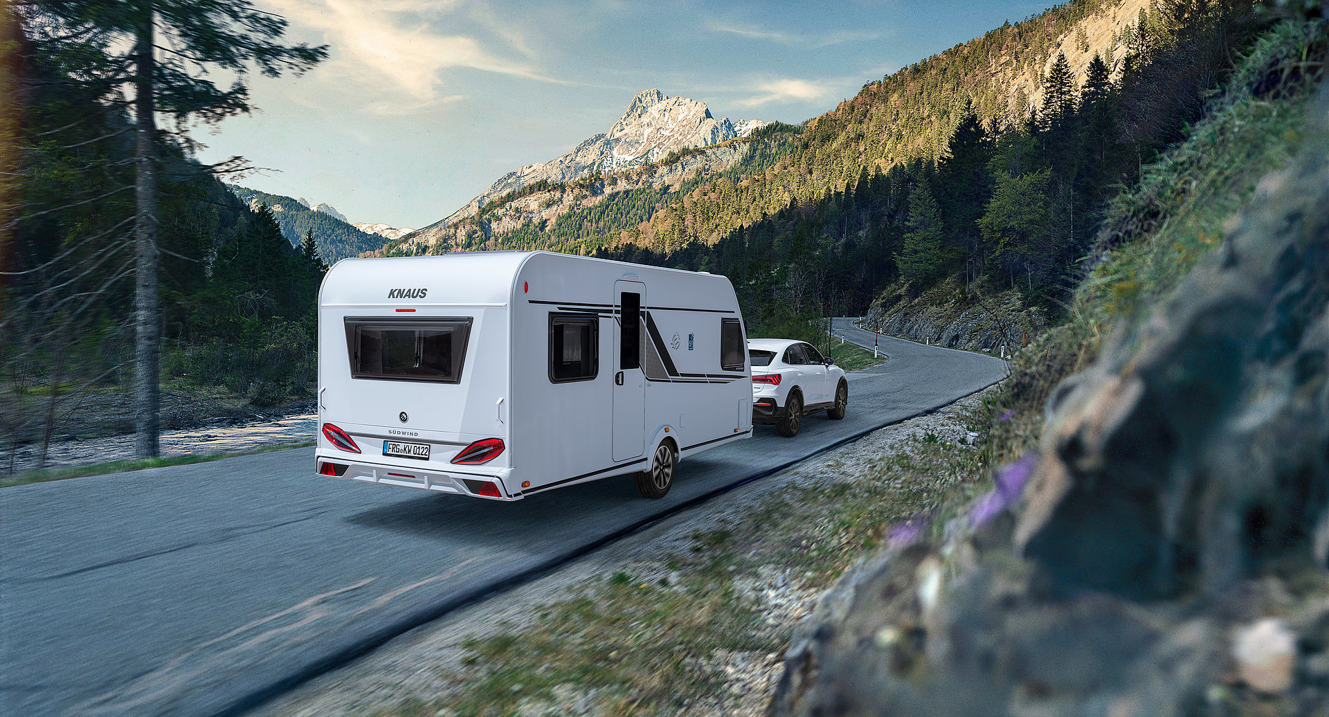 KNAUS SÜDWIND 60 YEARS ADD-ON Fahrt Berge